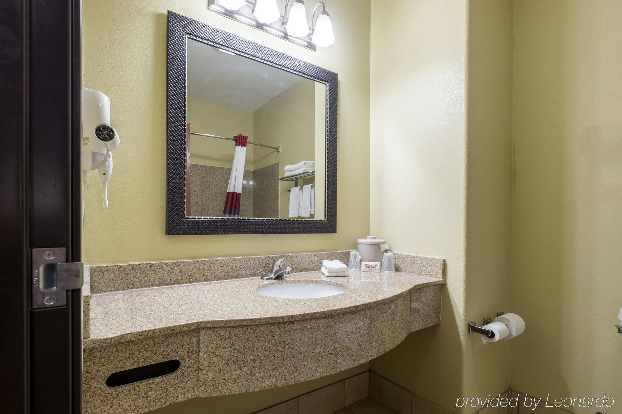 Red Roof Inn & Suites Lake Charles Exteriör bild
