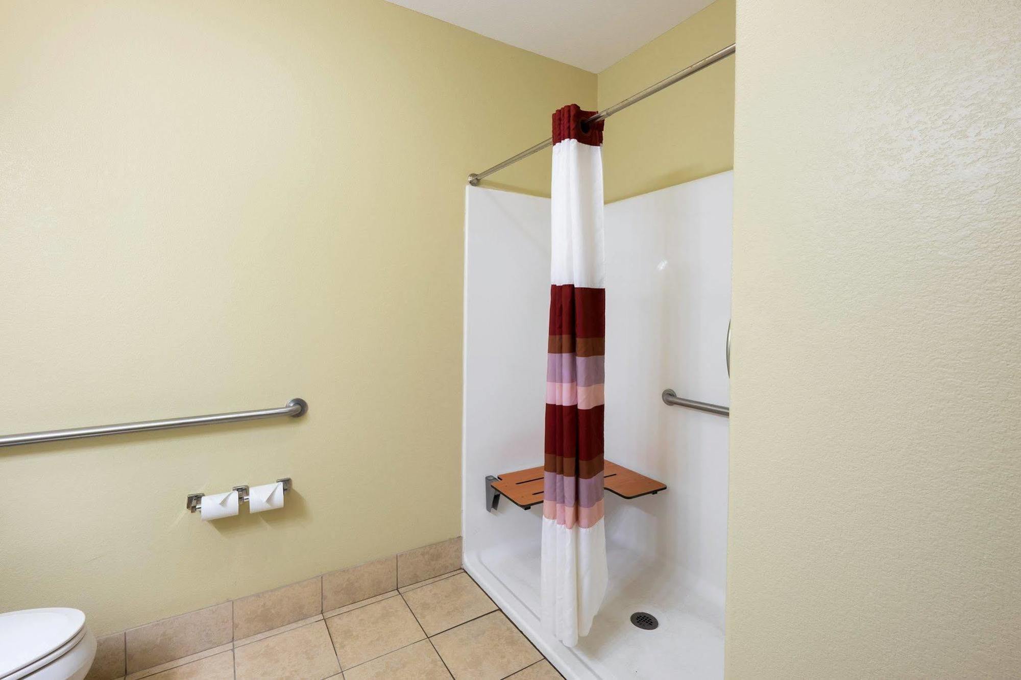 Red Roof Inn & Suites Lake Charles Exteriör bild